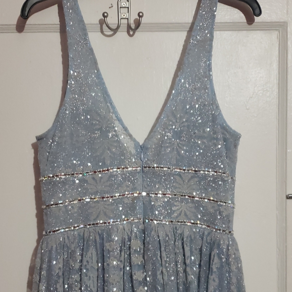 Dress - Picture 4 of 5
